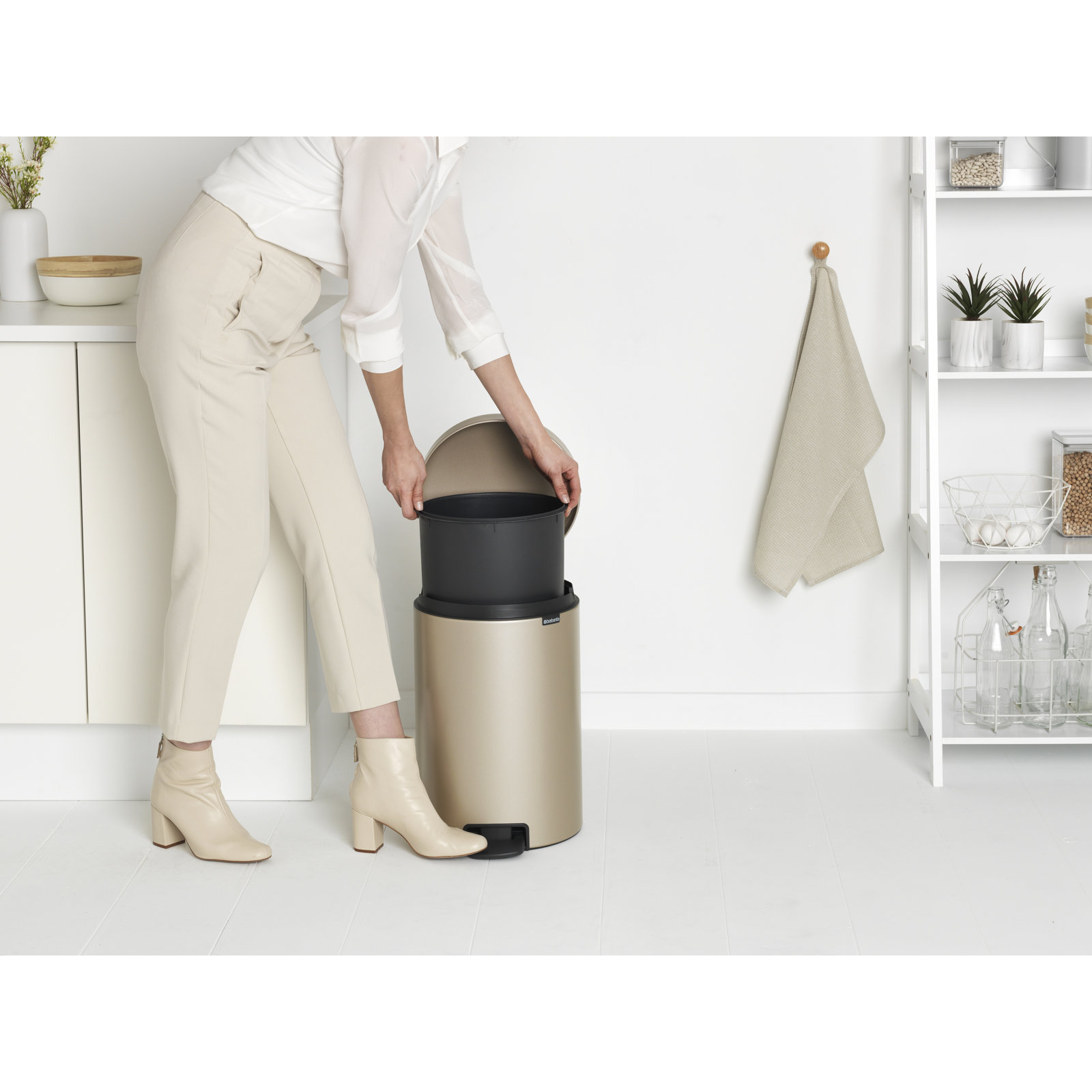 Brabantia Newicon Step On Trash Can, 5.3 Gallon (20 Liter), Metallic Gold