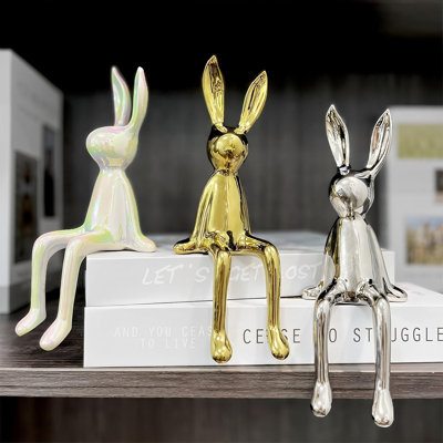 Trois sculptures décoratives de lapin