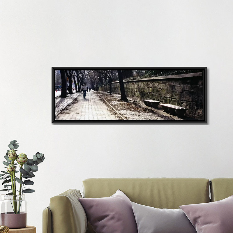 « central park, new york city », reproduction de photo sur toile, H 24 po x l 72 po x P 1,5 po, Toile avec cadre noir