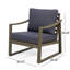 Fauteuil club gris foncé avec coussins en bois et en tissu d'eau pour l'extérieur, accoudoirs inclinés