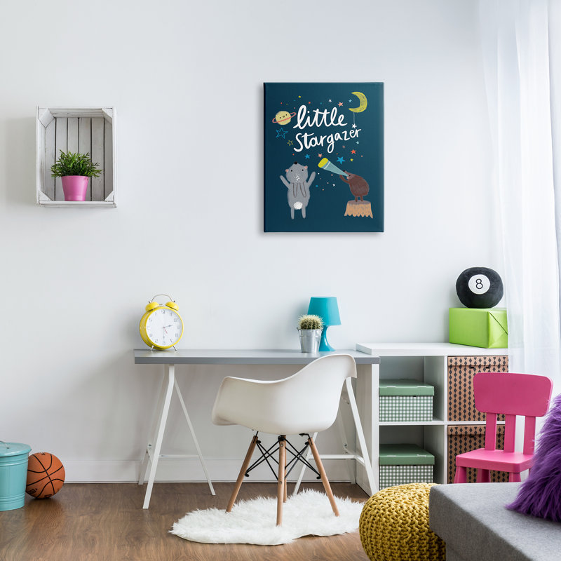 «Little Stargazer Kid's Forest Animals Under Night Sky» par - Art textuel, H 30 po x l 24 po x P 2 po, Toile tendue