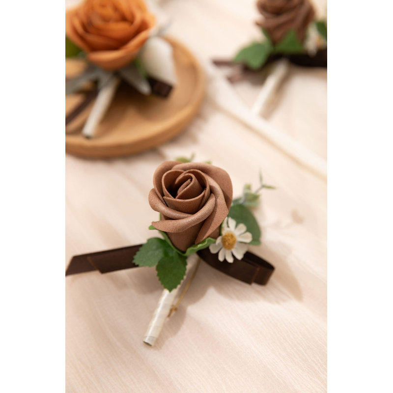 Boutonnières Ling's Moment en velours brun terre et orange brûlé pour mariage (lot de 6), Dune de sable et brun