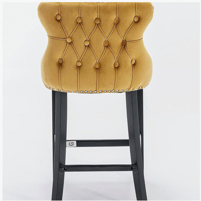 A&A Furniture, fauteuil de bar moderne à oreilles en cuir de velours, avec décoration en relief à boutons et pieds en bois, ainsi que décoration à rivets chromés, chaise de bar de style loisir, chaise de bar, ensemble 2 pièces (doré)