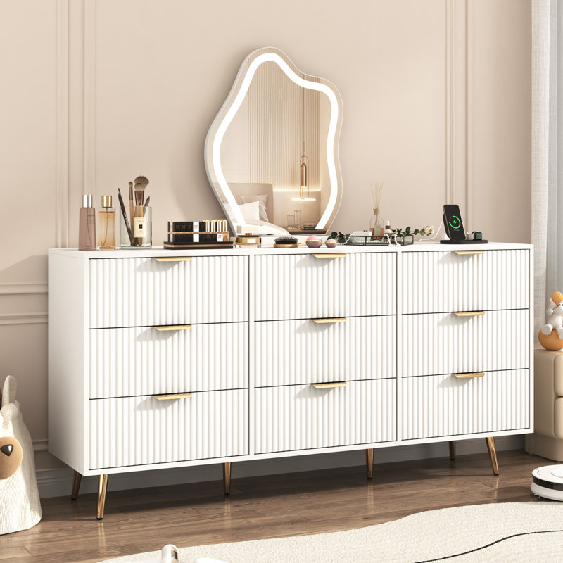 Commode 9 tiroirs 63,05 po avec station de charge, Blanc