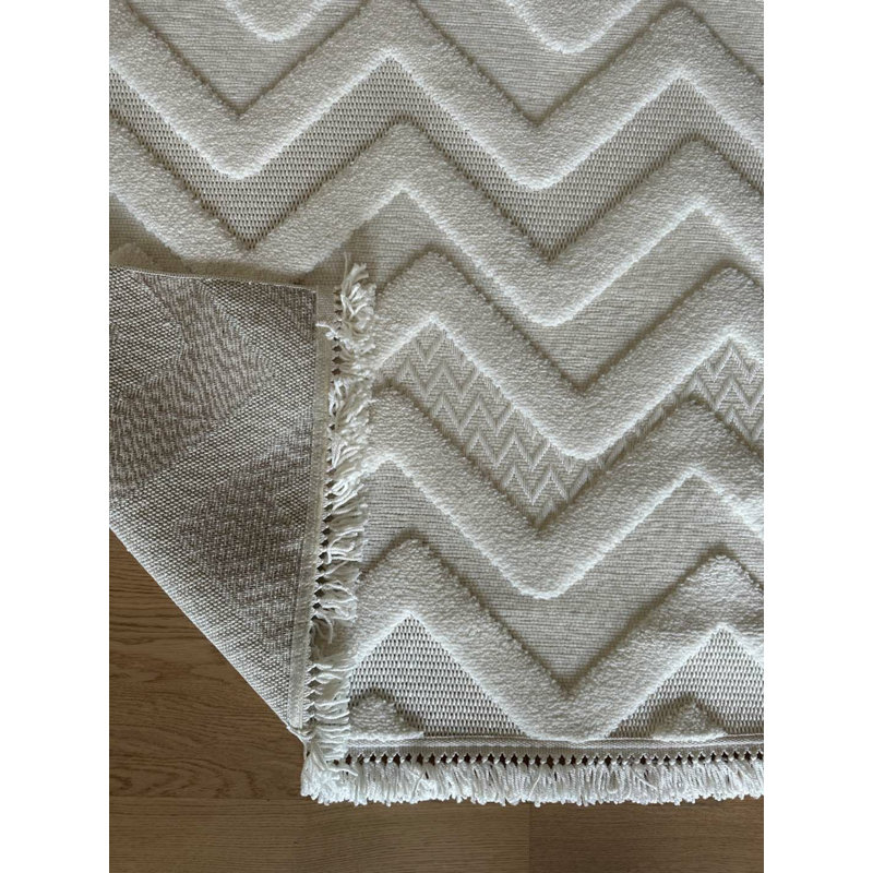 Tivan Indoor / Outdoor Rug, Runner 2'7" x 7'3"
