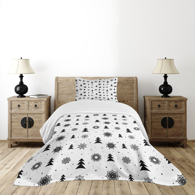 Twin White Quilted Bedspread Set with Pillow Sham