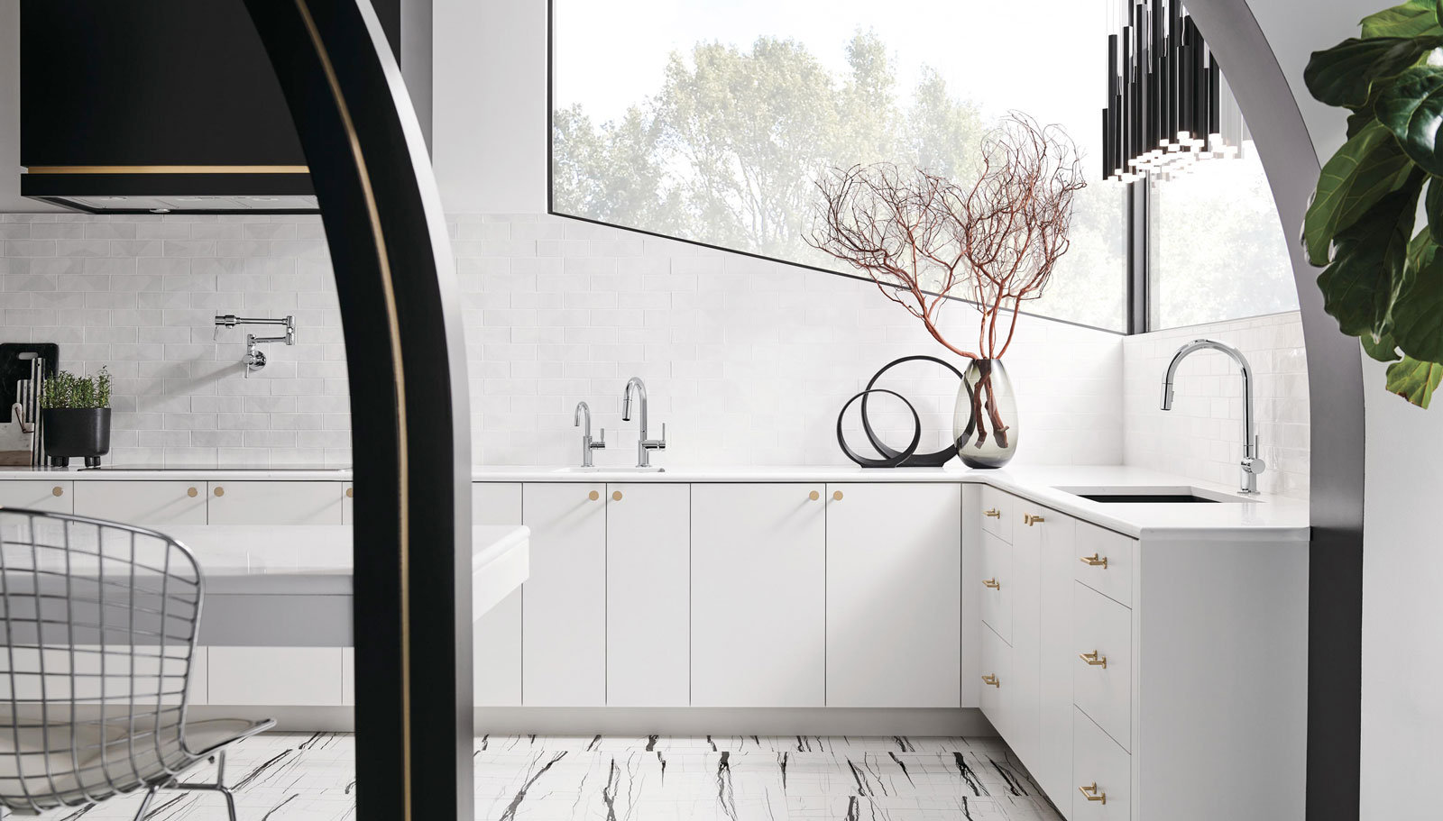 Beverage Faucet with Arc Spout, Chrome