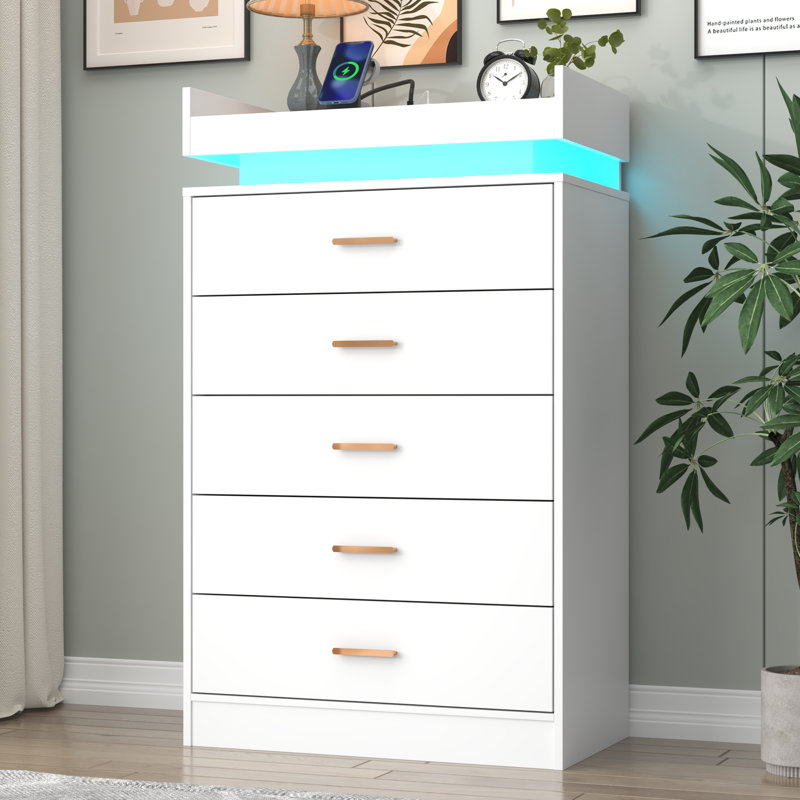 Commode 5 tiroirs 27,6 po avec station de charge et lumières DEL, Blanc