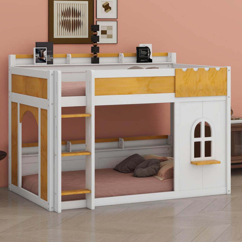 Lit superposé avec tablettes de rangement intégrées, fenêtre décorative et portes à double accès