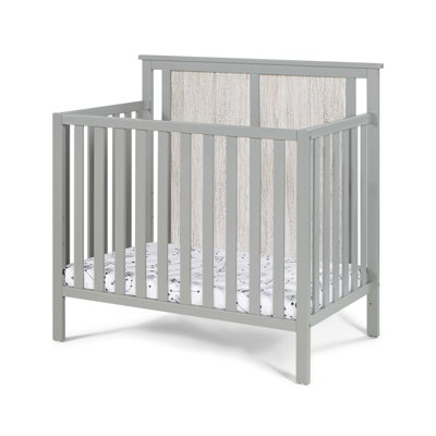 Lit de bébé Connelly Mini avec sur-matelas gris / gris Rockport