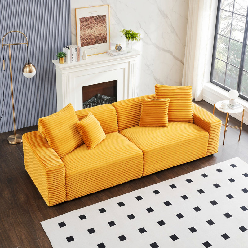 Canapé avec 4 coussins décoratifs pour le salon