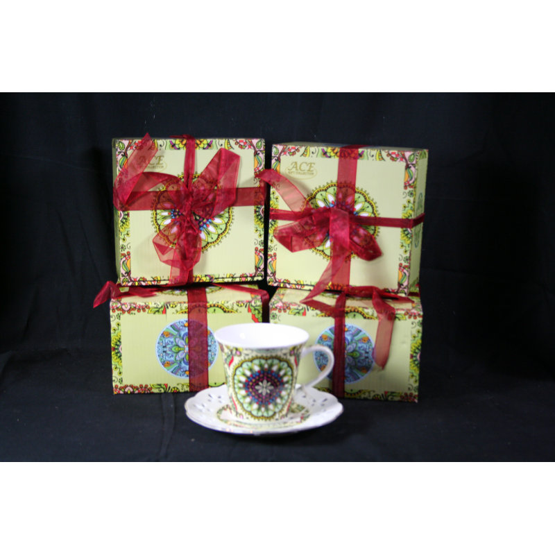 Ensemble de tasses et soucoupes