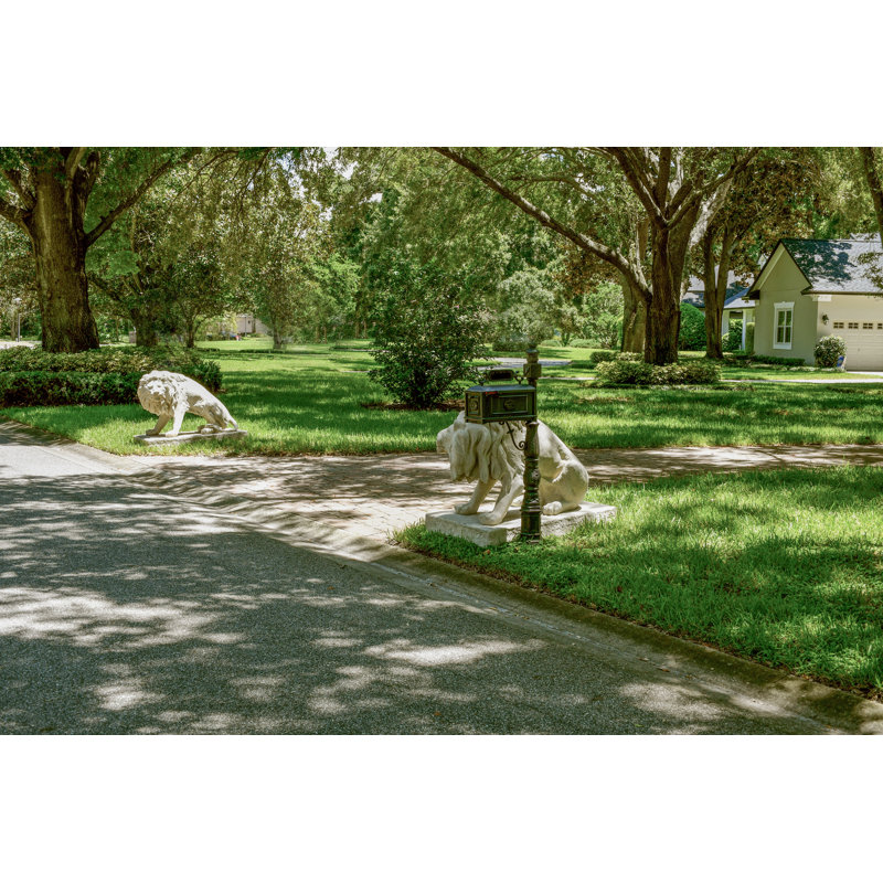 Symmetrical 2 Piece Lions Garden Statue Set