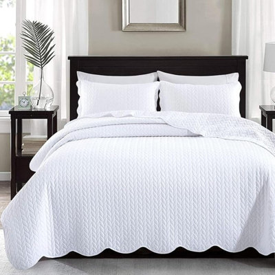 Queen Quilt Bedding Set Size (90" X 96") + 2 Pillow Shams (20" X 26"+ 2") - 3 Pcs Summer Season Lightweight Reversible Microfiber Coverlet Embossed Quilt Bedspread (White)