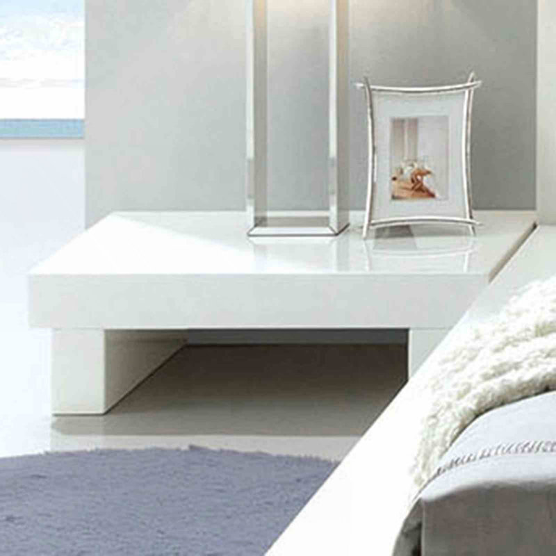 Table de chevet contemporaine ultrabrillante avec chargeur USB