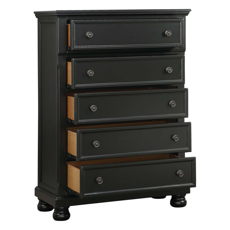 Commode de style décontracté de style transitionnel avec pieds en oignon et beaucoup de rangement pour une décoration de chambre polyvalente