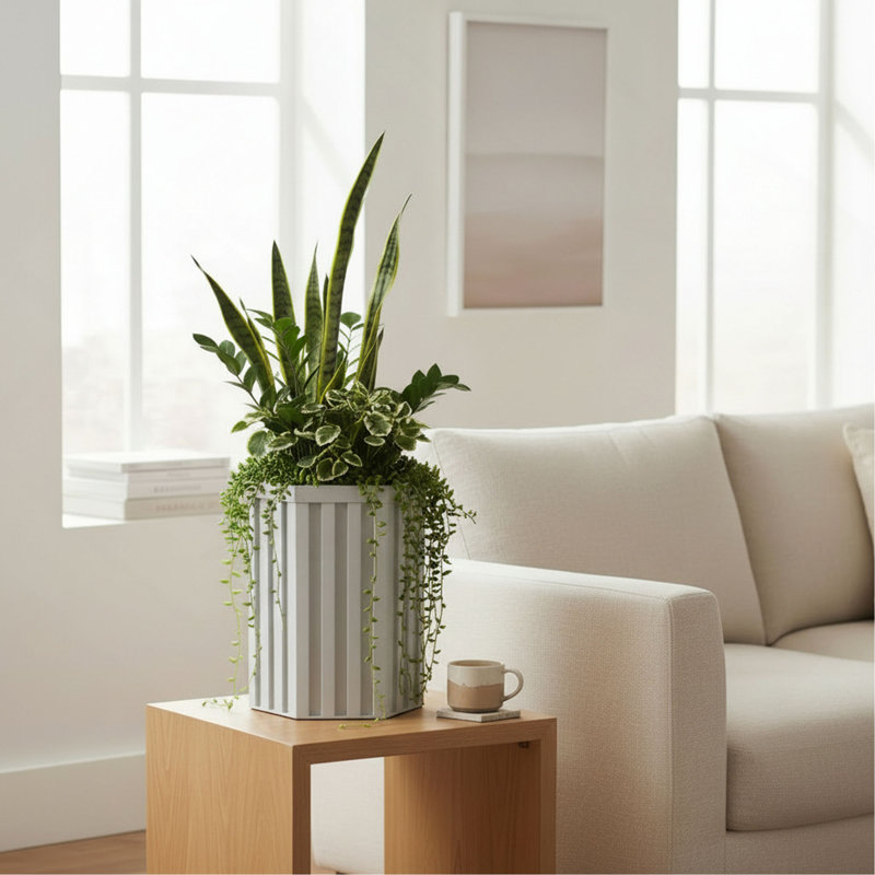 Jardinière à colonne hexagonale SM, H 16,25 po x l 10,5 po x P 9,13 po, Blanc