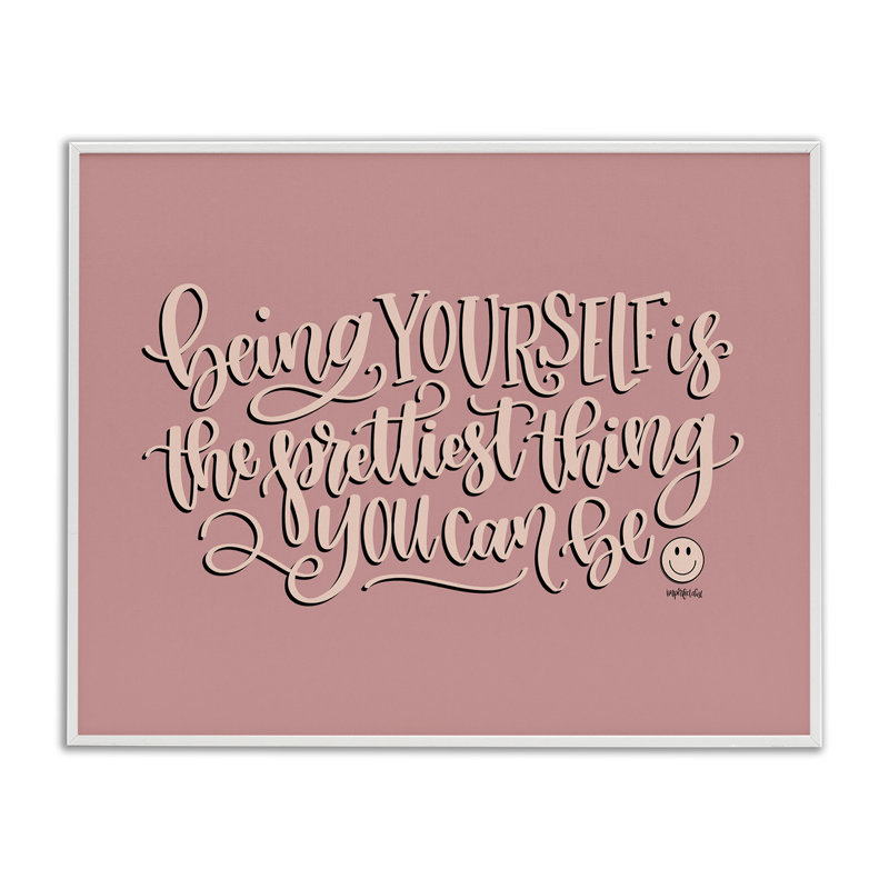  «Being Yourself is Prettiest», estampe numérique encadrée par Imparfect Dust, H 24 po x l 30 po