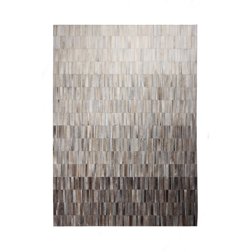 Fait à la main Pyles-blanc-métallique-patchwork-cuir-de-vache-tapis-beige-blanc, Rectangle 7 pi 8 po x 9 pi 8 po
