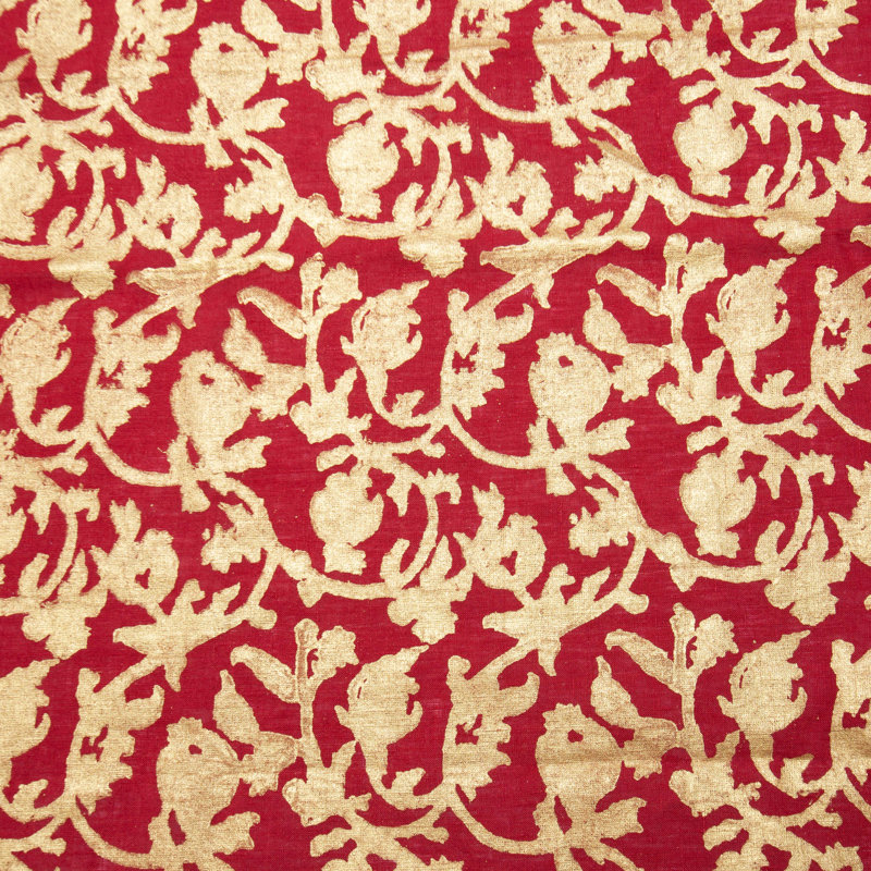 Saint-Rémy DOr Handmade Floral Tablecloth, 106" x 71", Rouge