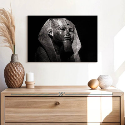 Brampt Closeup Black Sphinx