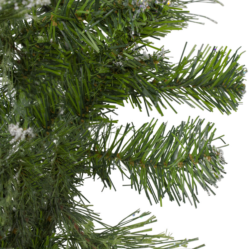 Couronne de Noël artificielle Snow Mountain Pine - non éclairée, 24 po