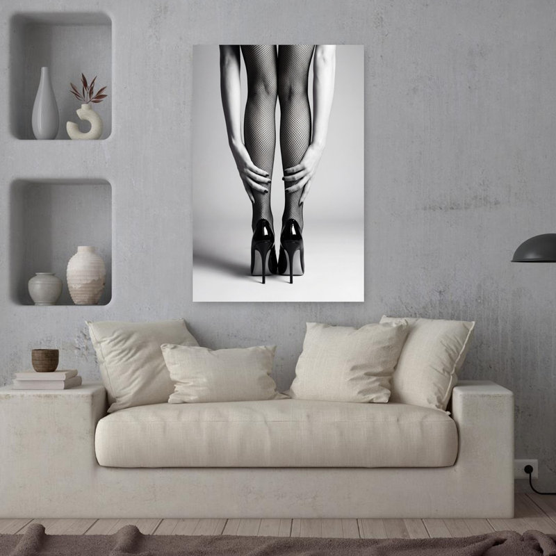 «High Heels And Fishnets Classic Elegant», art mural contemporain, H 36 po x l 24 po