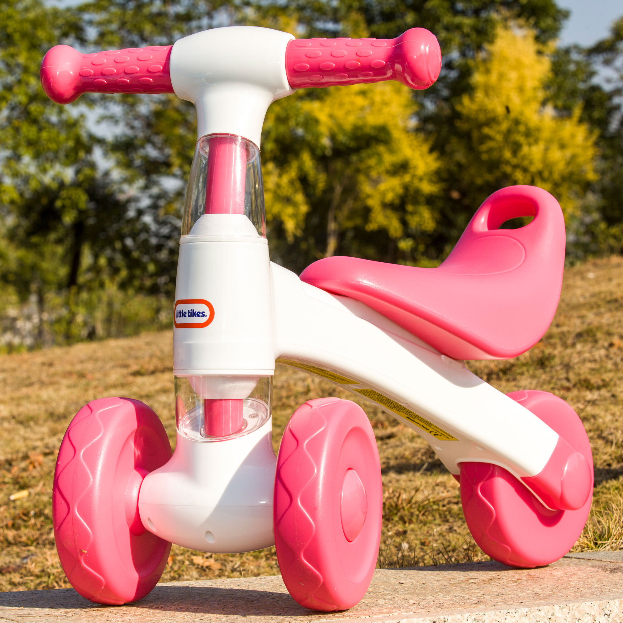 Kids push outlet trike