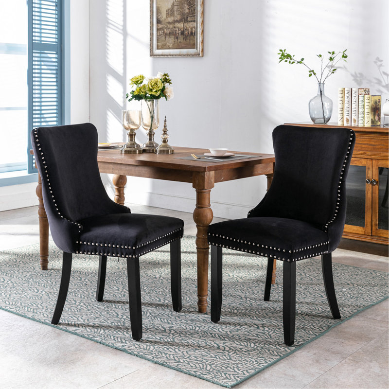 Chaise de salle à manger rembourrée à oreilles avec garniture cloutée et pieds en bois massif, ensemble de 2, Noir, Noir