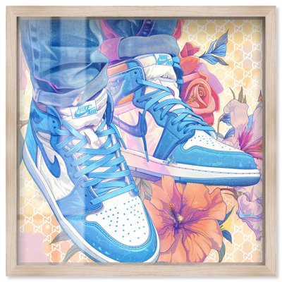 Sneaker in Bloom Shadowbox Print Sneaker, art mural par Art Remedy