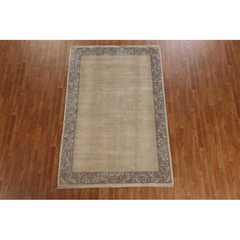 Tapis unique beige / ivoire noué à la main nouvel âge 5 pi 4 po x 8 pi 0 po
