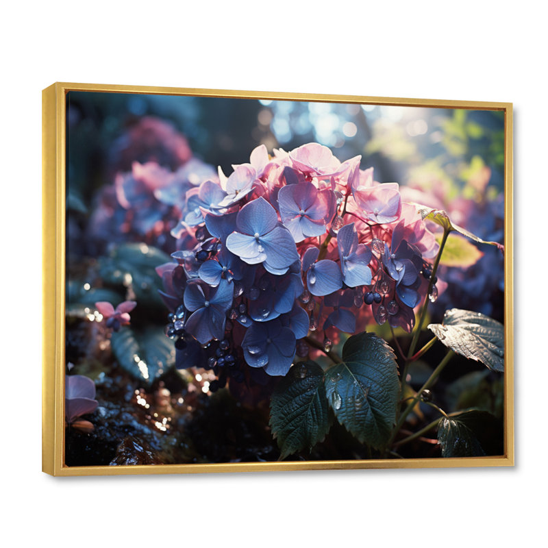 Champ d'hortensia mauve - imprimé, 16" H x 32" W, Cadre flottant doré
