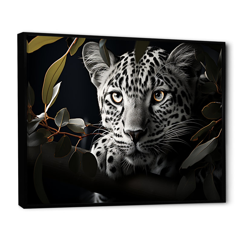 Leopard Glimpse Of Shadows II - impressions de toile léopard / guépard, Cadre flottant noir, H 30 po x l 40 po x P 1,5 po