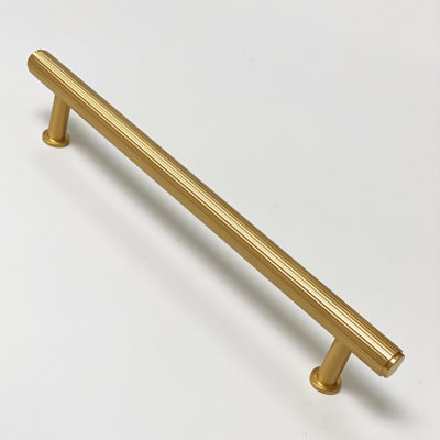 Lines Cabinet Handle in Satin Brass