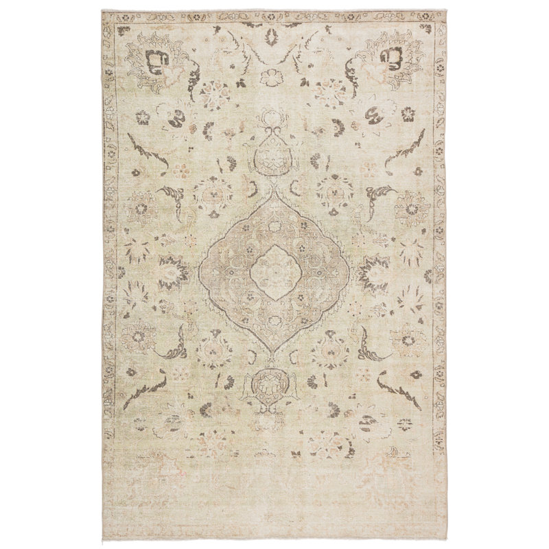 Tapis oriental beige, Rectangle 7 pi 10 po x 9 pi 10 po