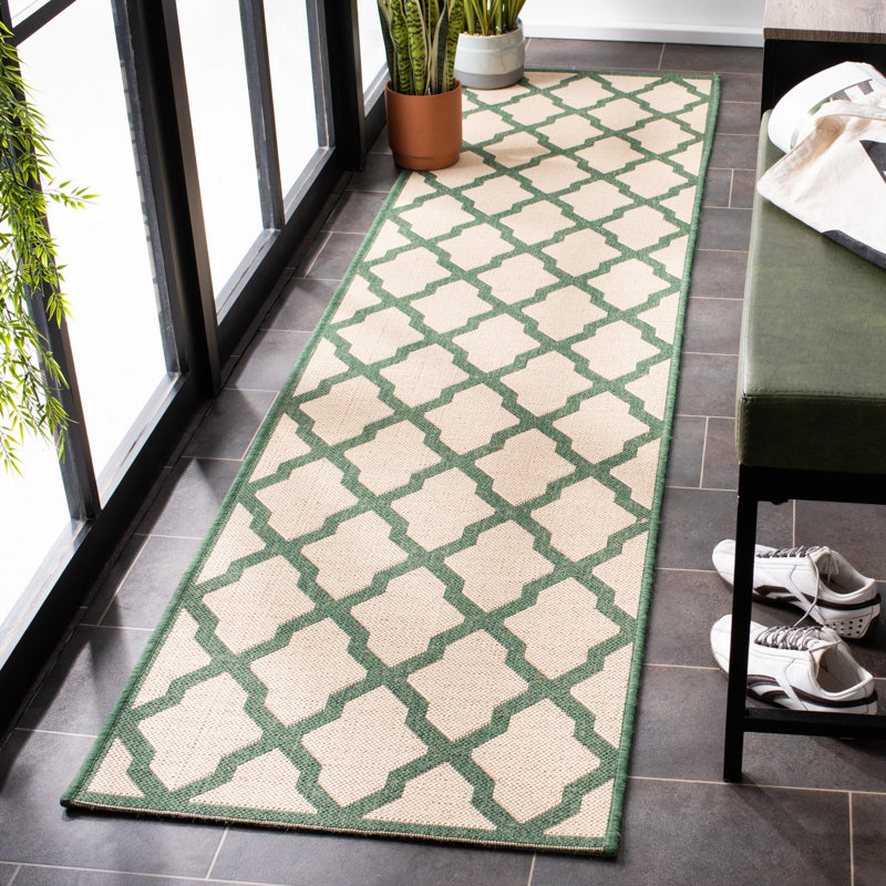 Tapis crème / vert Ferrill, Tapis de couloir 2 pi x 8 pi