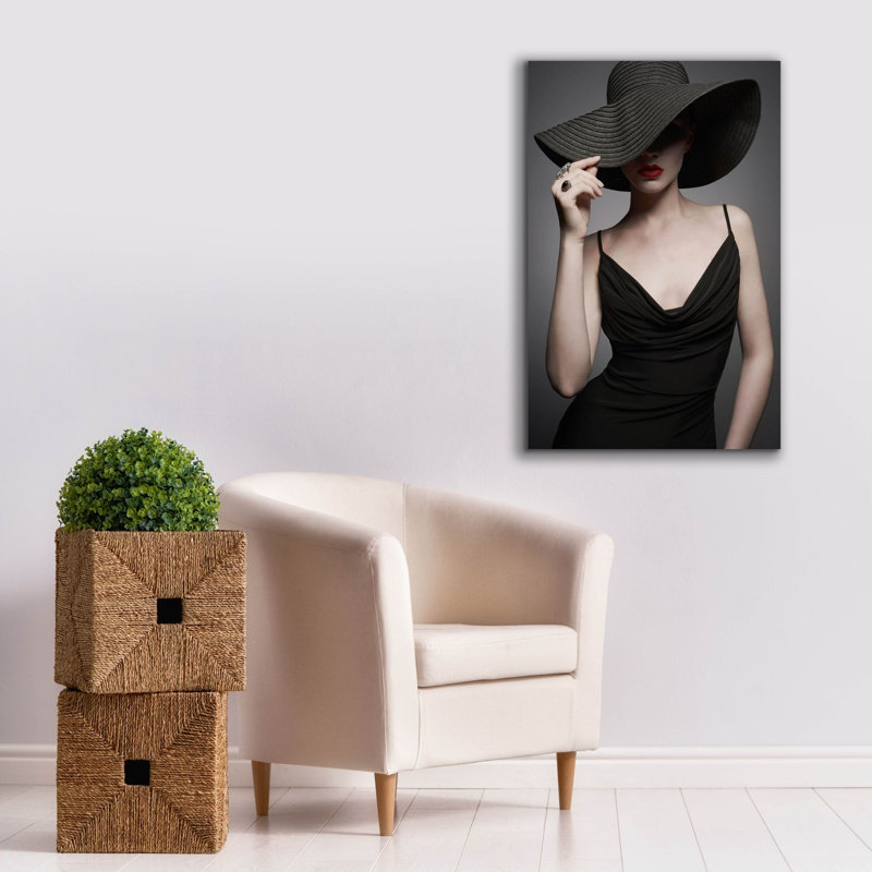 «Lady in Black 3» par Epic Portfolio, art mural sur toile, H 40 po x l 26 po x P 1,5 po