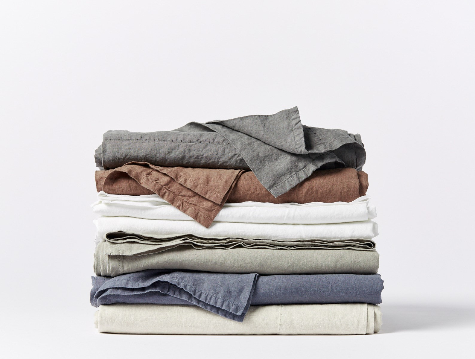 Coyuchi Organic Relaxed Linen Fitted Sheet, Queen Fitted Sheet, Pacific Blue Chambray