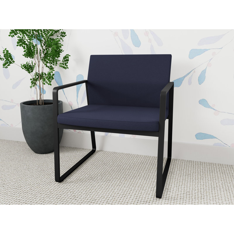 Chaise d'invité surdimensionnée Gansett, Noir, Portes ouvertes en tissu bleu marine