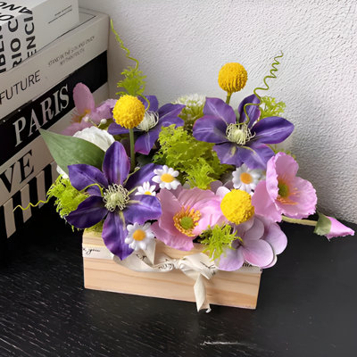 Ornements de fleurs simulées