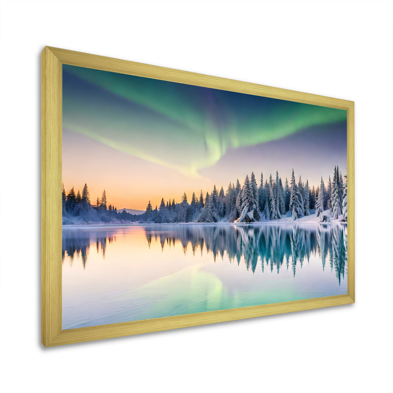 Alaska Northern Light sur impression sur toile, H 34 po x l 44 po x P 1,5 po, Encadrement doré