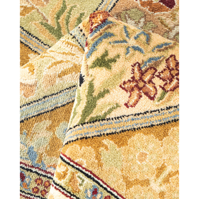 Classic One-of-a-Kind 2'8" X 4'2" Hand Knotted Area Rug