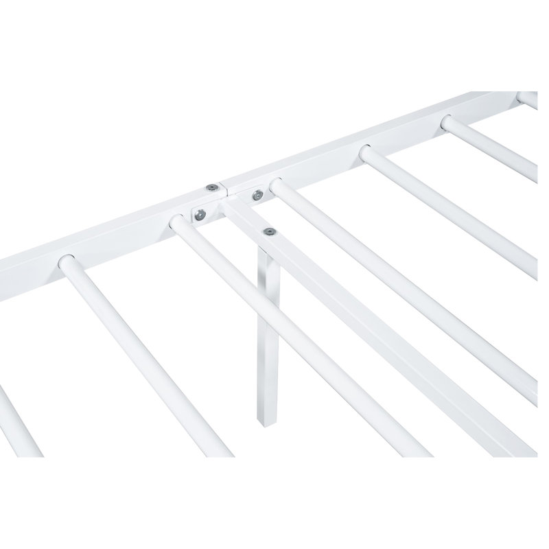 Lit double en métal de style contemporain blanc, prêt pour le matelas pour lit de chambre à coucher, finition prête, installation soignée