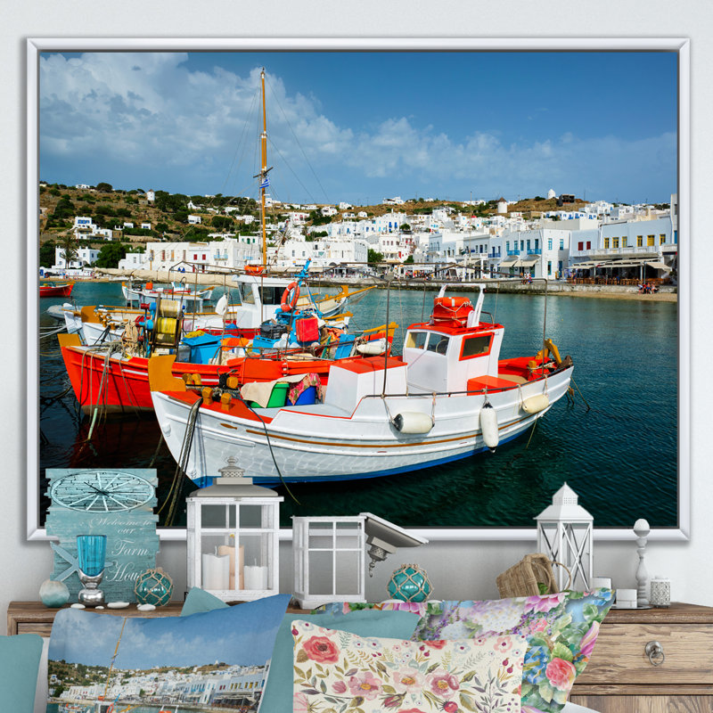 «Greek Port Finition Boat» - reproductions d'art mural chasse et pêche, Cadre flottant blanc, H 24 po x l 32 po