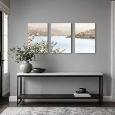 Ensemble de 3 tableaux sur toile représentant des paysages lacustres, parfaits pour décorer un salon, une chambre ou toute autre pièce de la maison.