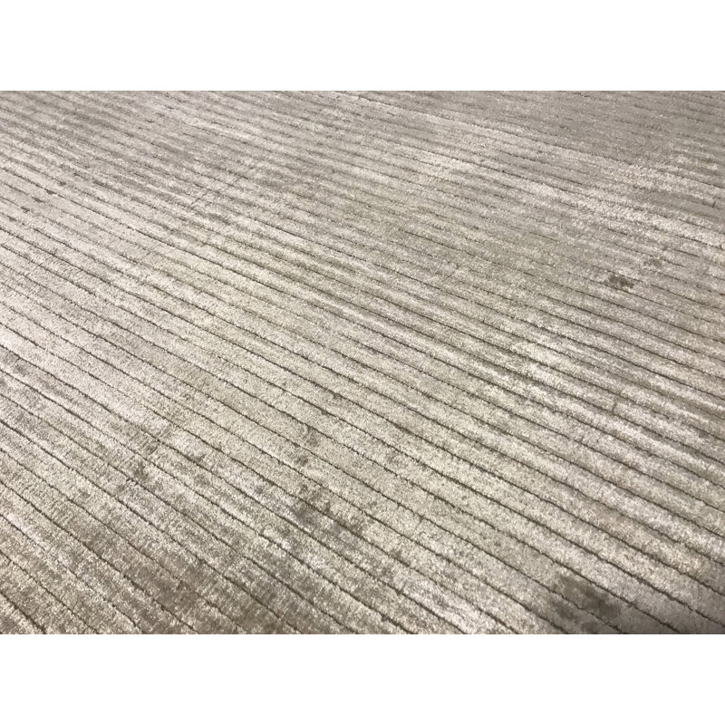 Hand-Knotted High-Quality Beige Area Rug