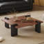 Table basse à quatre pieds