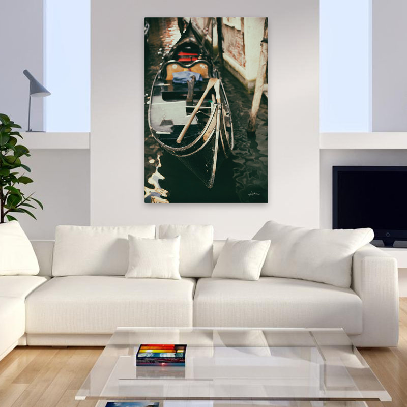 Détail de gondole contemporain noir blanc bateau brun, H 48 po x l 32 po
