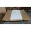 Table basse ovale de ton blanc avec tablette de rangement et tiroir pour le salon, design papillon moderne