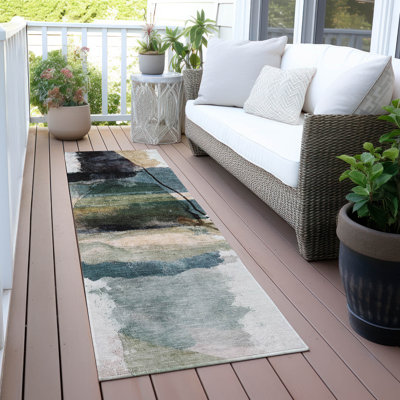 Machine Washable Indoor/Outdoor Xhevrie Green Rug